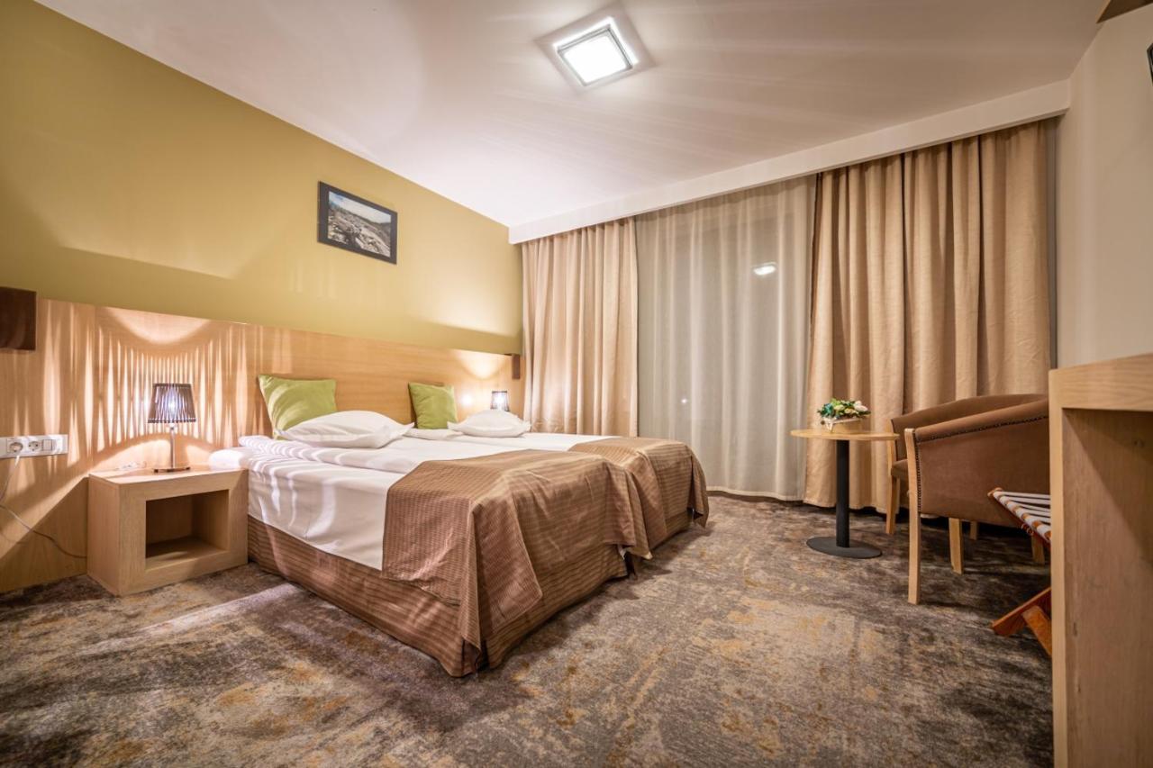 Escalade Hotel