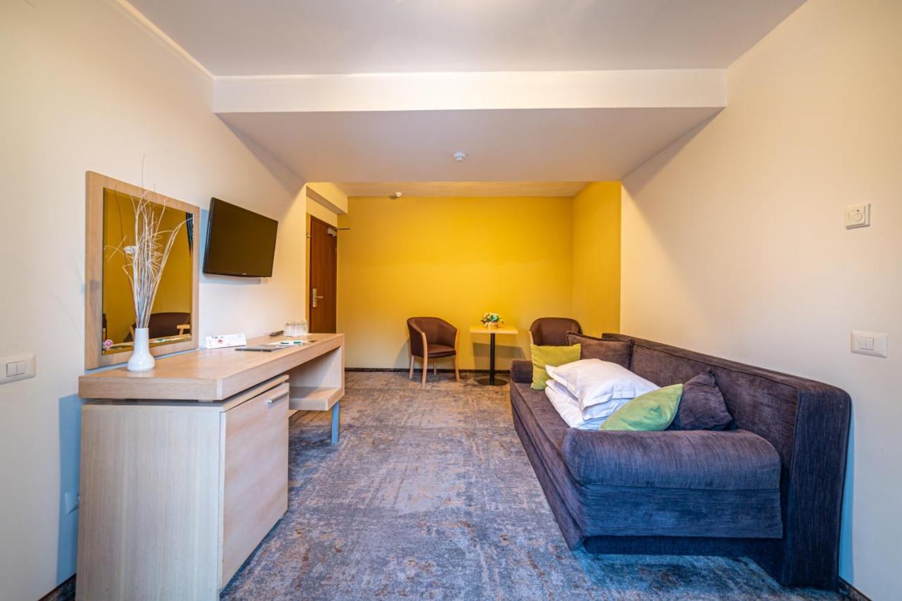 Escalade Hotel 4*